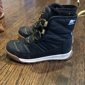 Sorel black boots unisex 
Perfect condition. Worn 5 times